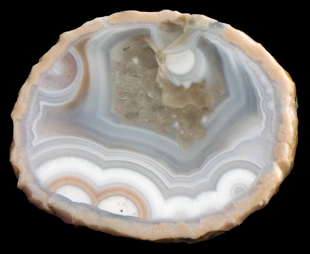 Tiny Różana Agate with Beautiful Orbs